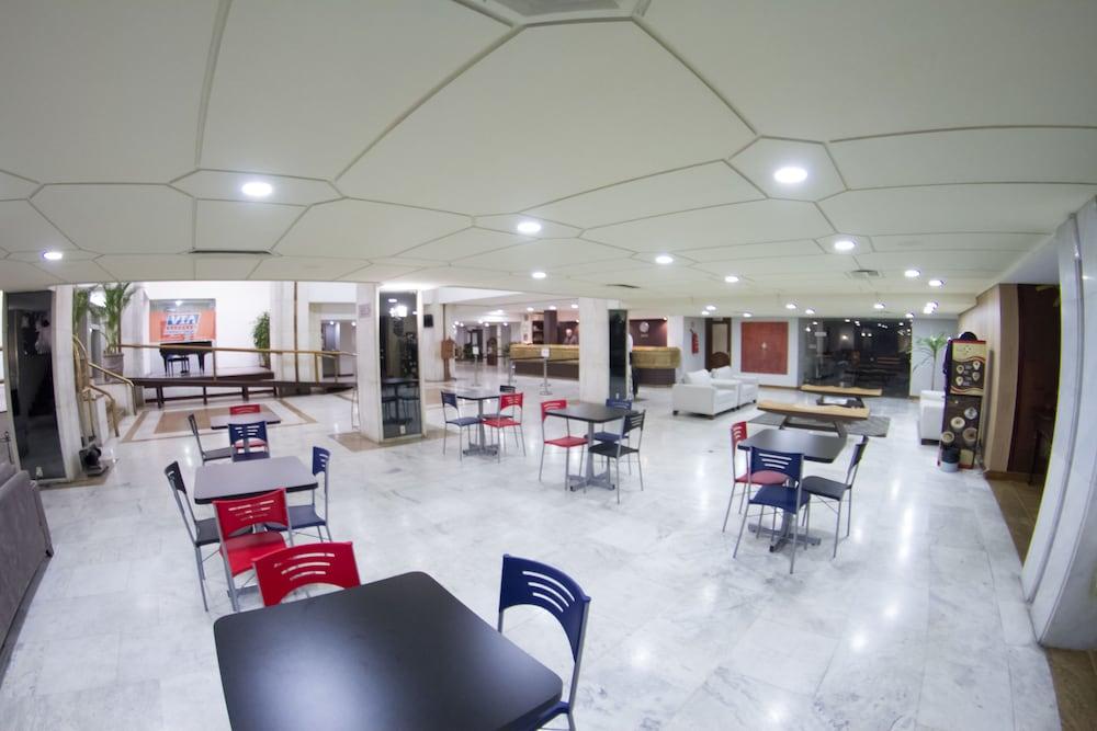 Embaixador & Centro De Eventos By Fast10